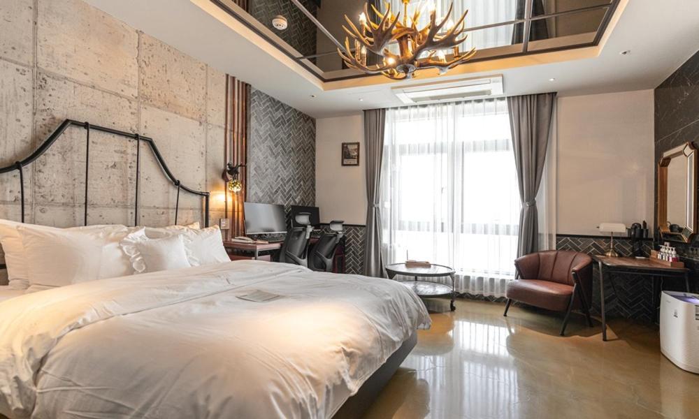 Daegu February Hotel Dongseongro Buitenkant foto